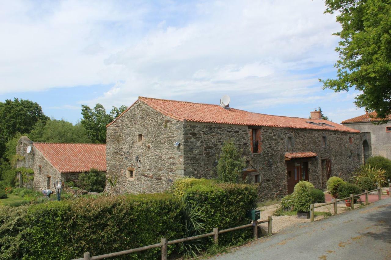 Отель Le Logis De La Mesanchere Apremont  Экстерьер фото